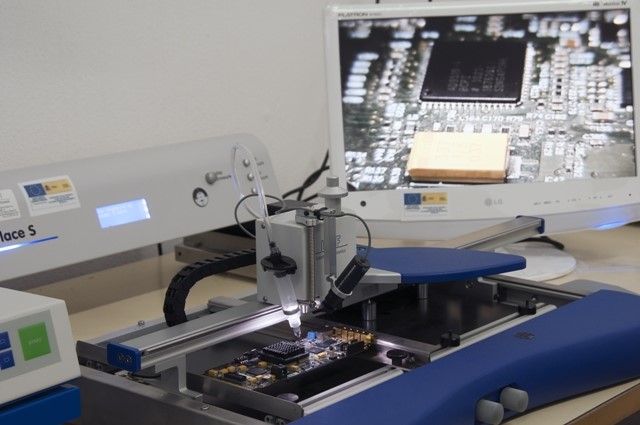 Laboratorio de hardware y circuitos impresos